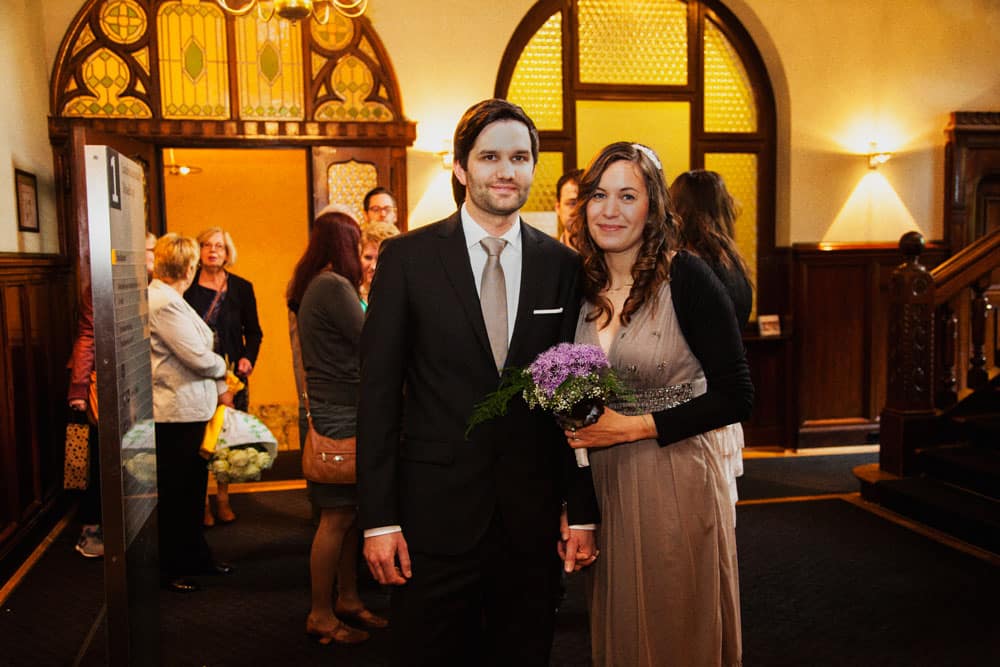 Sabrina und Christopher vor ihrer standesamtlichen Trauung